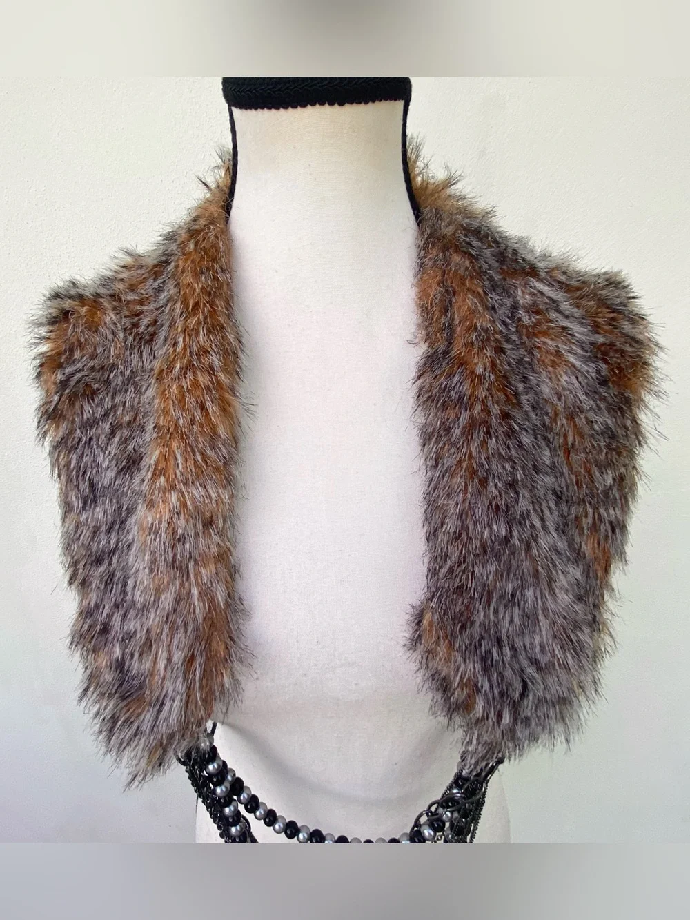 Y2K EURO Supertrash Faux Fox Fur & Pearl Chain Collar Stope Necklace One Size